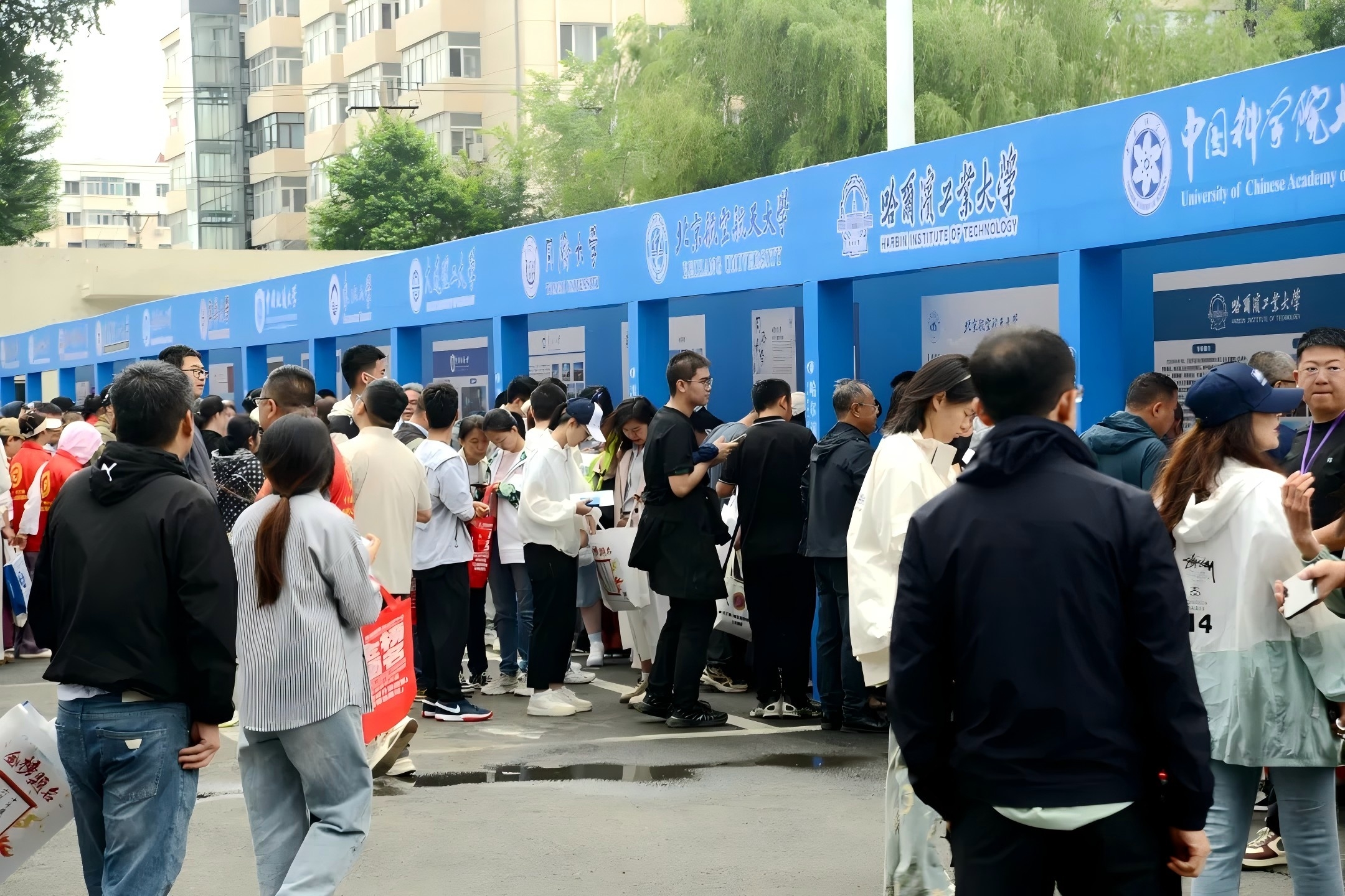 【圆满落幕】近百所高校齐聚！海思德高校招生咨询会燃爆哈尔滨！